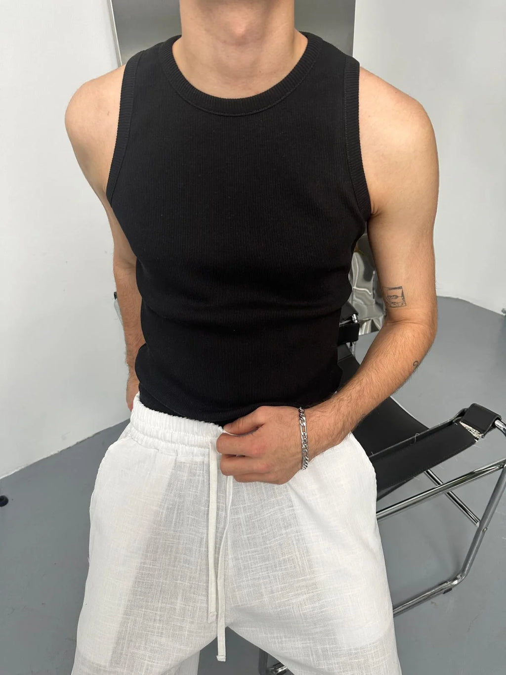 Black Basic Tank Top
