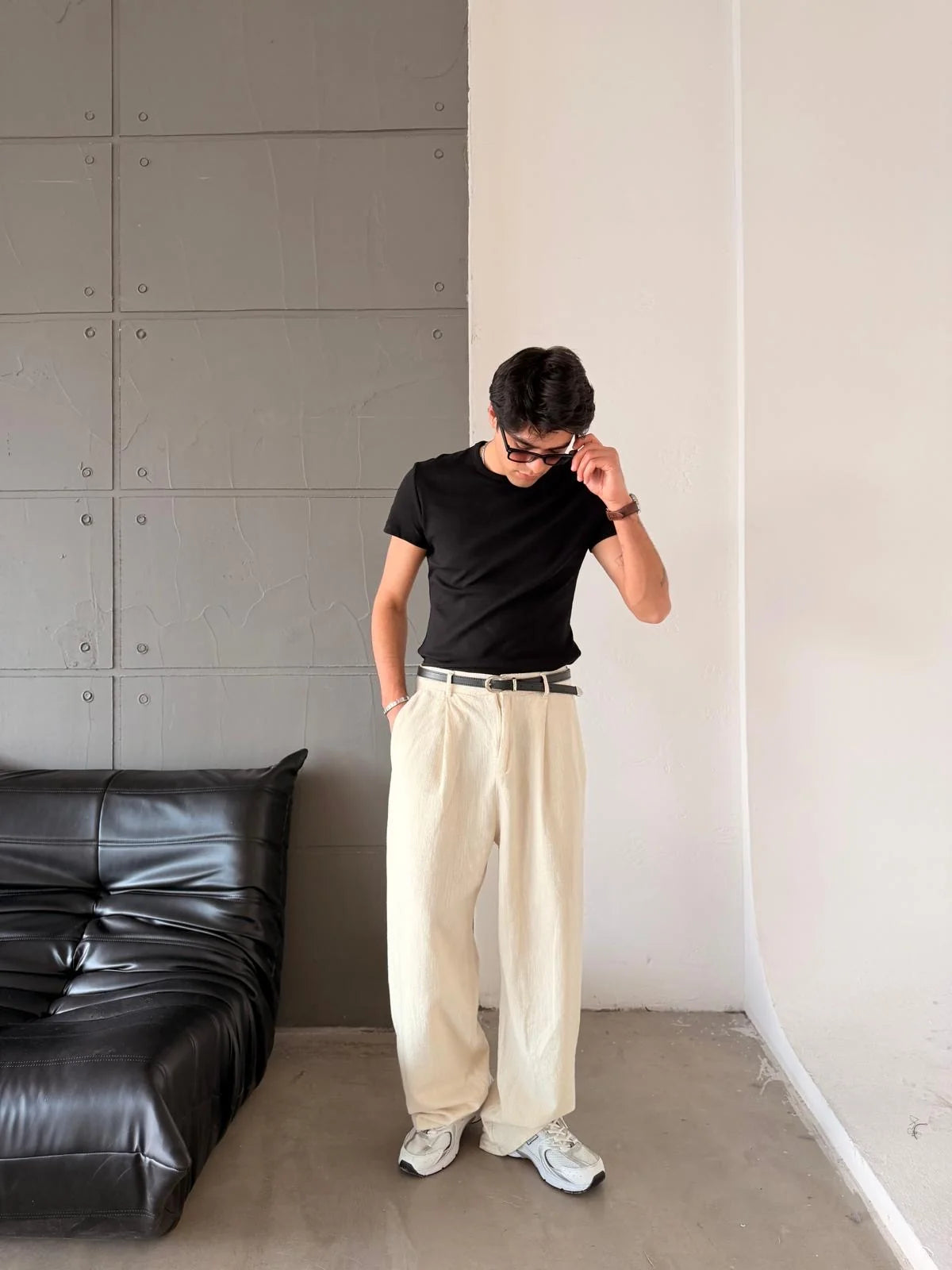 Crew Neck Regular Knit Black T-Shirt