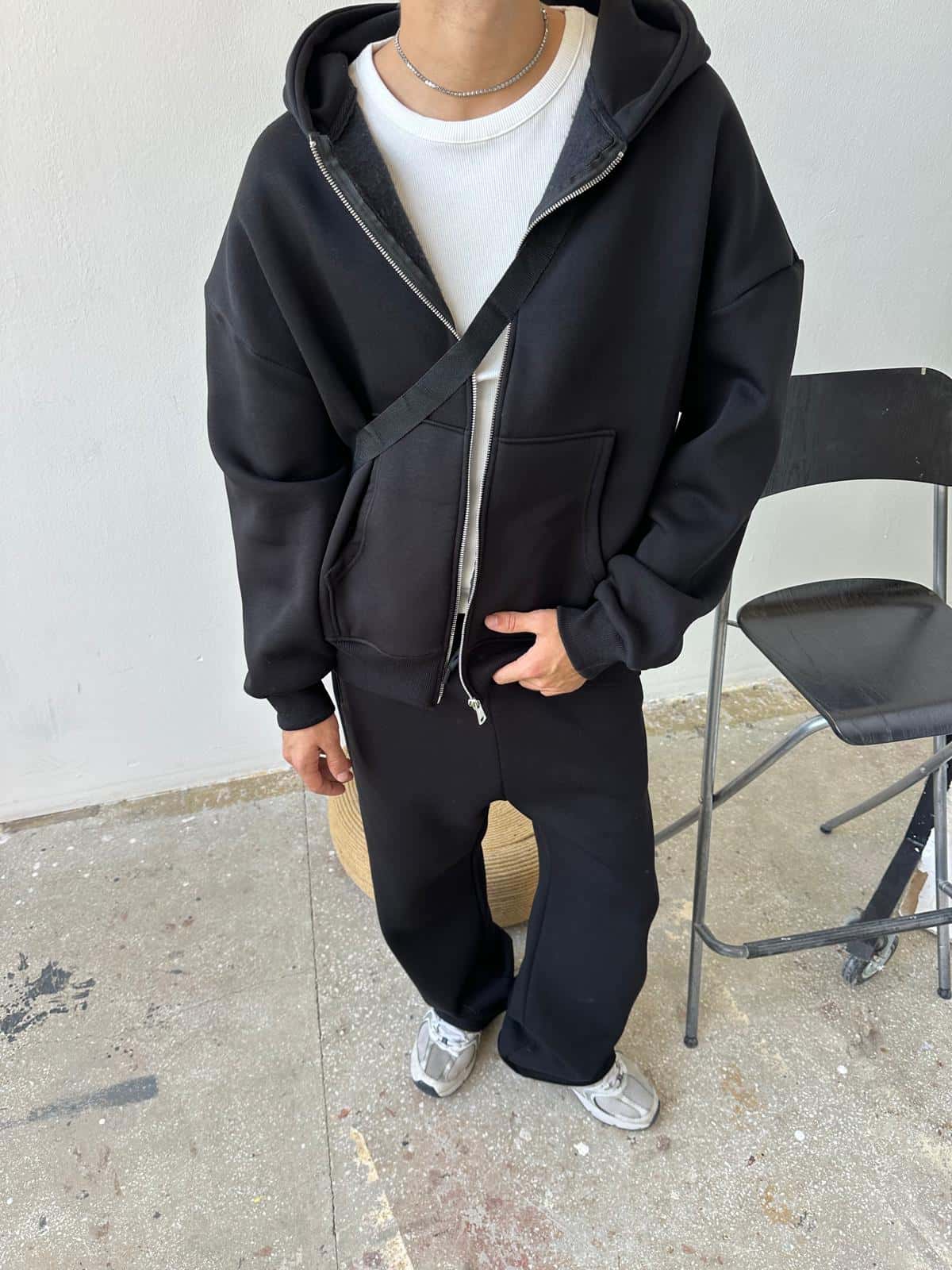 Black Oversized Basic Full Zipper