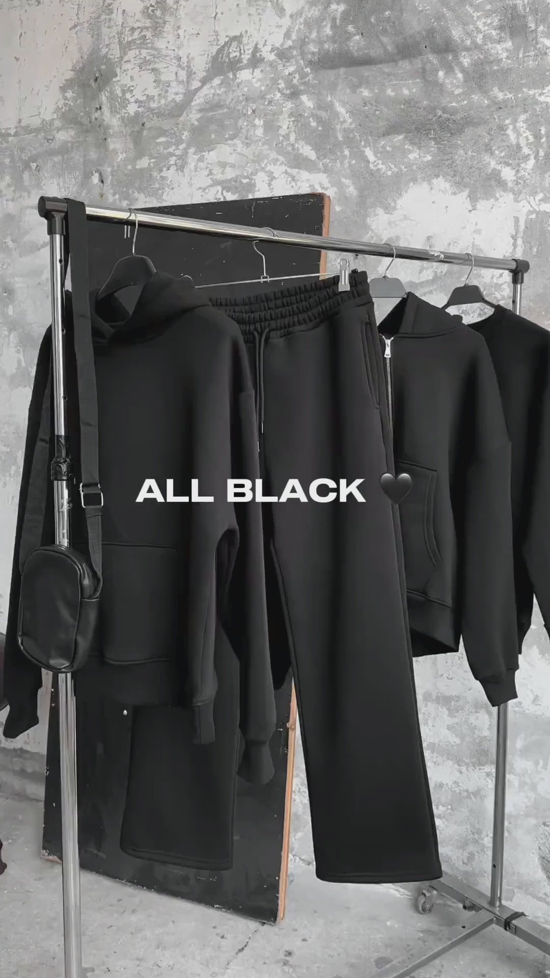 Essential Tracksuit Half Zipper/Sweatpants Set - Black